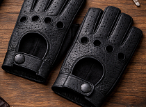 Перчатки для водителей: отличия моделей и материалы для комфорта в дороге